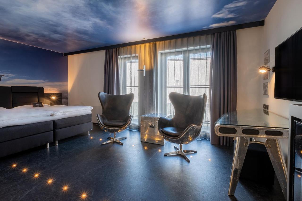 V8 Hotel Koeln At Motorworld מראה חיצוני תמונה