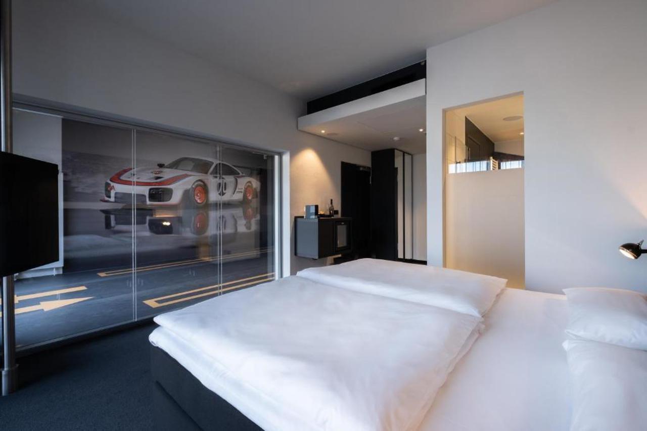 V8 Hotel Koeln At Motorworld מראה חיצוני תמונה