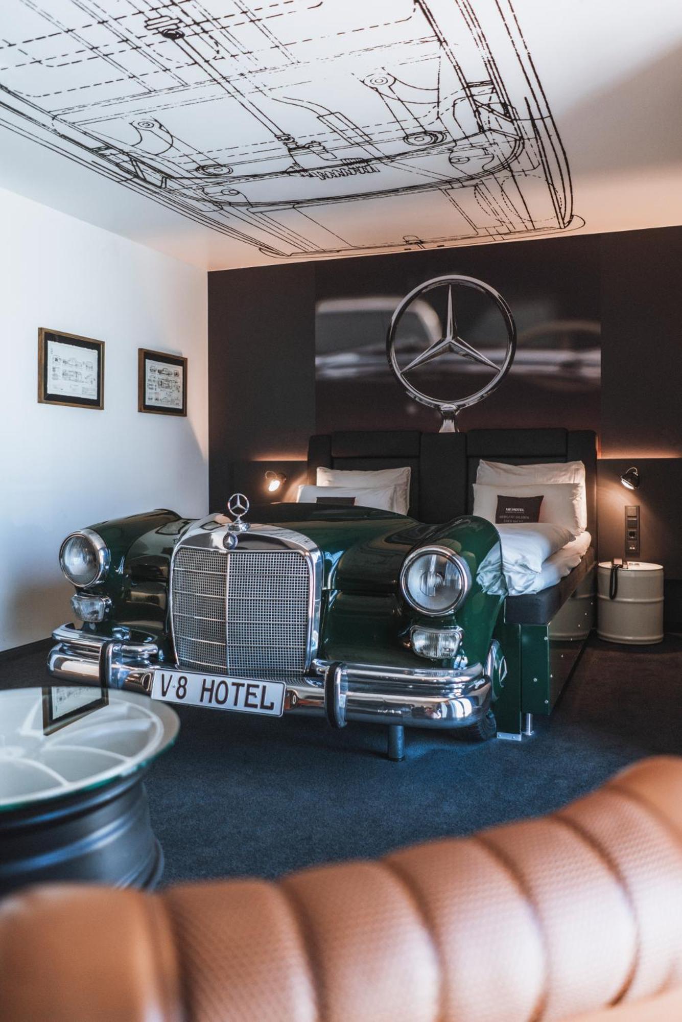 V8 Hotel Koeln At Motorworld מראה חיצוני תמונה