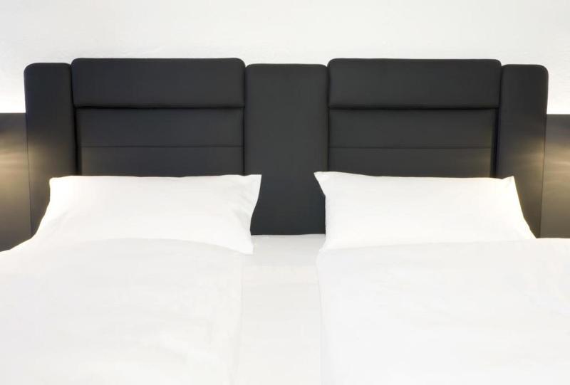 V8 Hotel Koeln At Motorworld מראה חיצוני תמונה